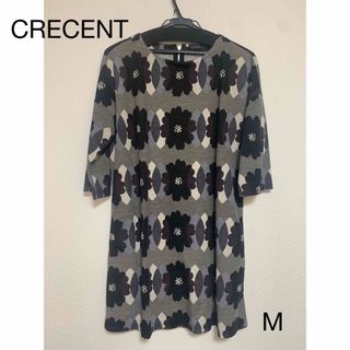 クレッシェント(CRESCENT)のCRECENT HALF-NOTE 五分袖チュニック　花柄　M  クレッシェント(チュニック)