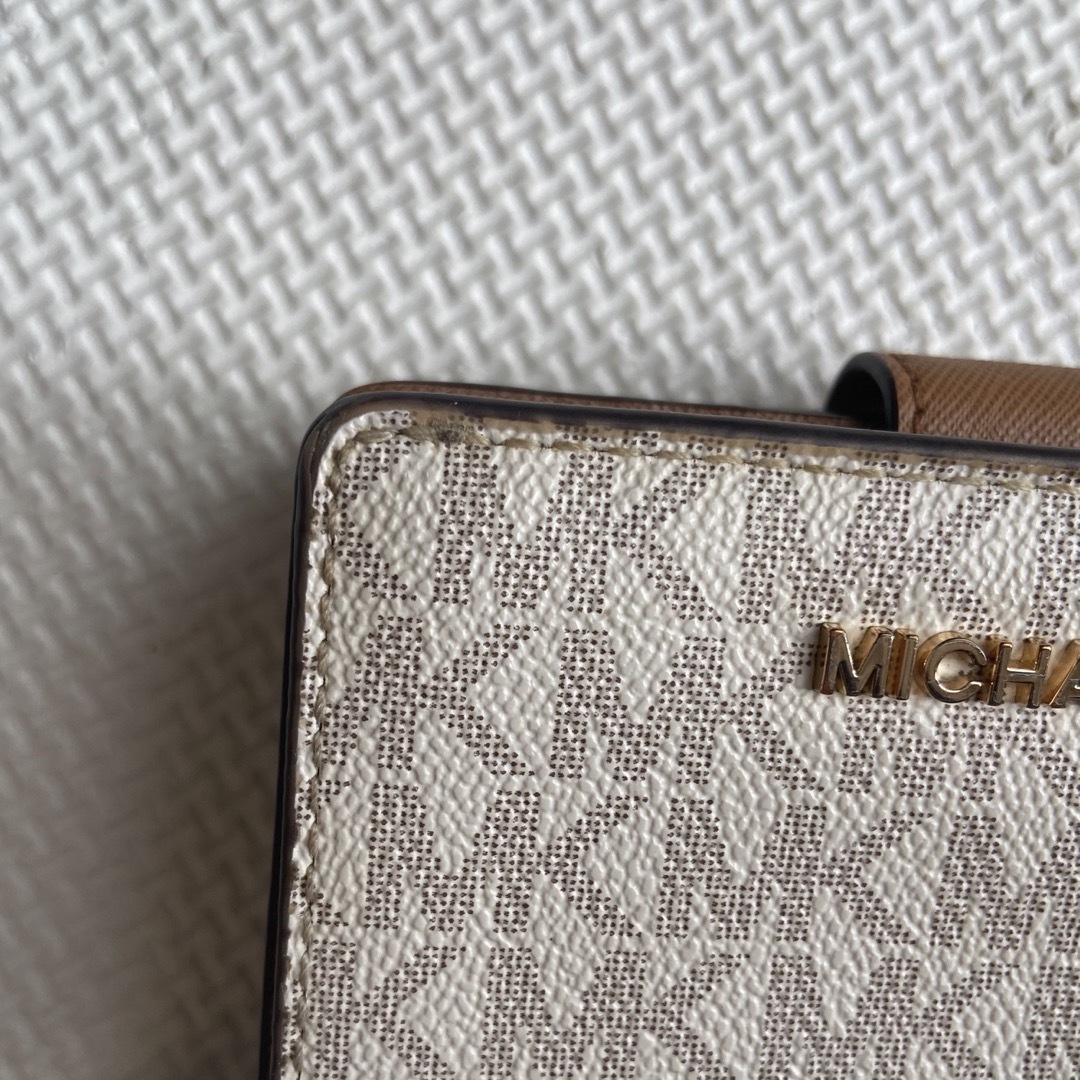 Michael Kors(マイケルコース)のMICHAEL KORS   二つ折り財布 レディースのファッション小物(財布)の商品写真