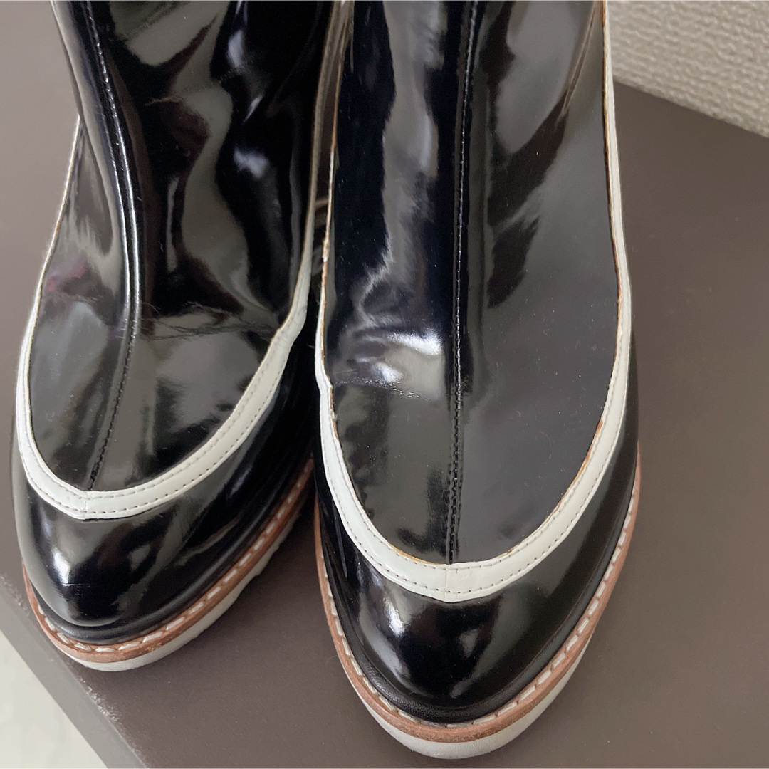 celine(セリーヌ)のセリーヌ celine ブーツ エナメル 35 22.5 ロングブーツ 長靴 レディースの靴/シューズ(ブーツ)の商品写真