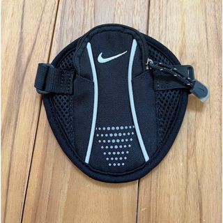 ナイキ(NIKE)のNIKE ランニングアクセサリー ポケット アームバンド(その他)