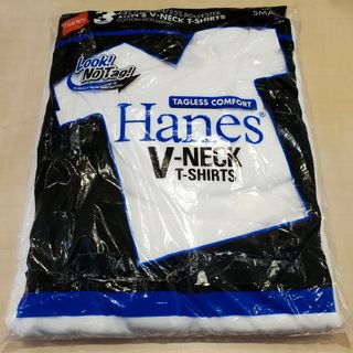 ヘインズ(Hanes)の【新品】3枚組　ヘインズ　VネックTシャツ　Sサイズ　綿75％　タグレス 衿進化(Tシャツ/カットソー(半袖/袖なし))