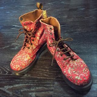 ドクターマーチン(Dr.Martens)の✨美品✨Dr.Martens花柄8ホールブーツ UK4(ブーツ)