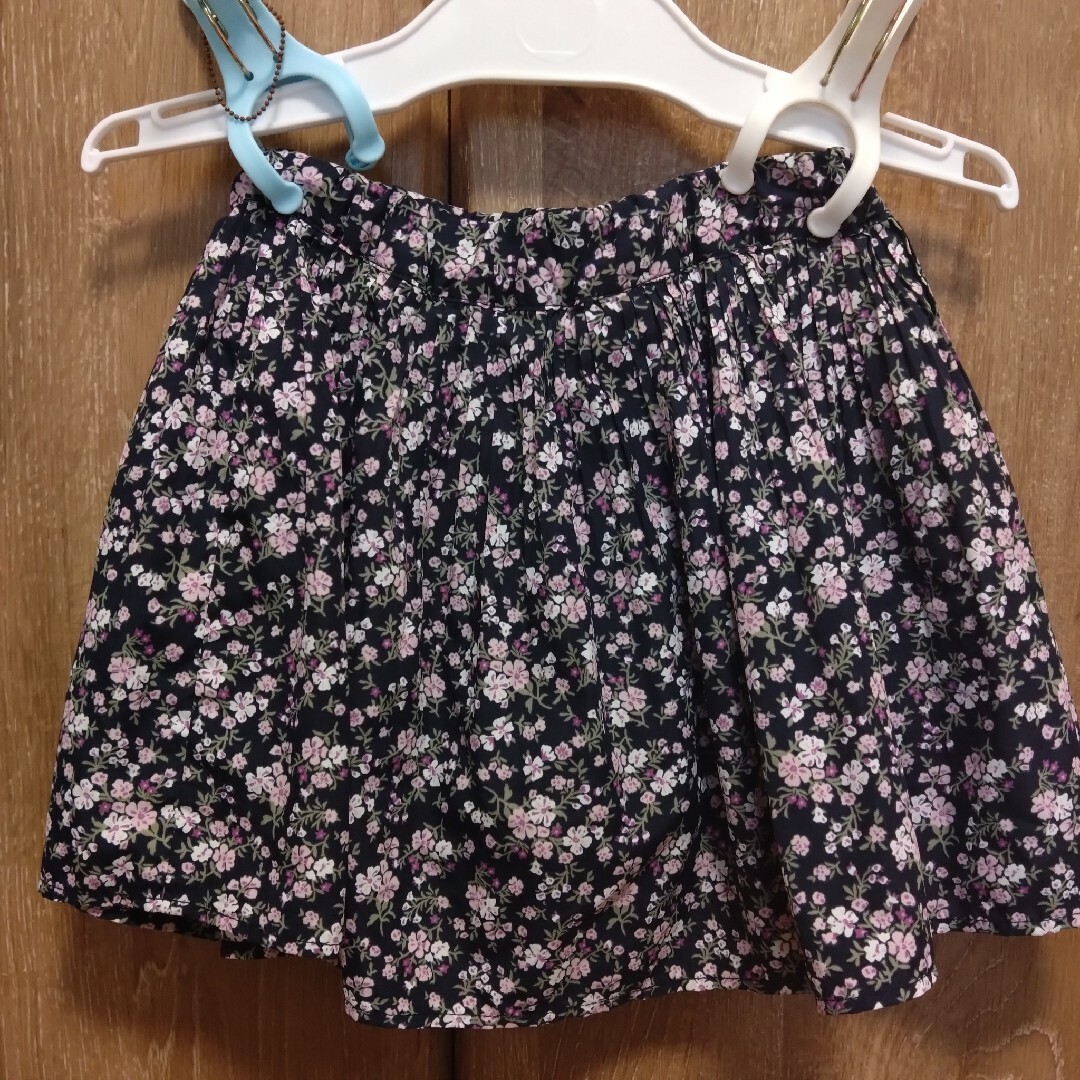 Branshes(ブランシェス)の花柄ミニスカート（ズボン） キッズ/ベビー/マタニティのキッズ服女の子用(90cm~)(スカート)の商品写真