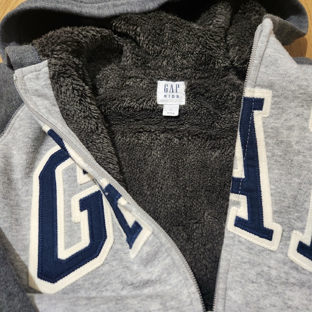 GAP Kids(ギャップキッズ)のGAP ジップアップパーカー キッズ/ベビー/マタニティのキッズ服男の子用(90cm~)(その他)の商品写真