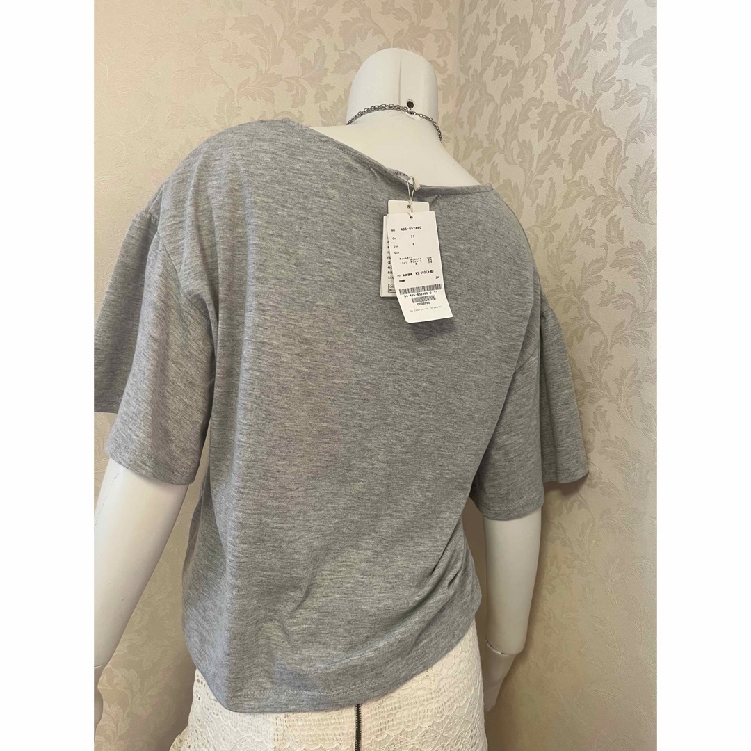 RAY CASSIN FAVORI(レイカズンフェバリ)のタグ付き Ｔシャツ レディースのトップス(Tシャツ(半袖/袖なし))の商品写真