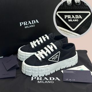 プラダ(PRADA)の美品☆現行品☆プラダ 厚底スニーカー 36.5/23.5CM 三角プレート(スニーカー)