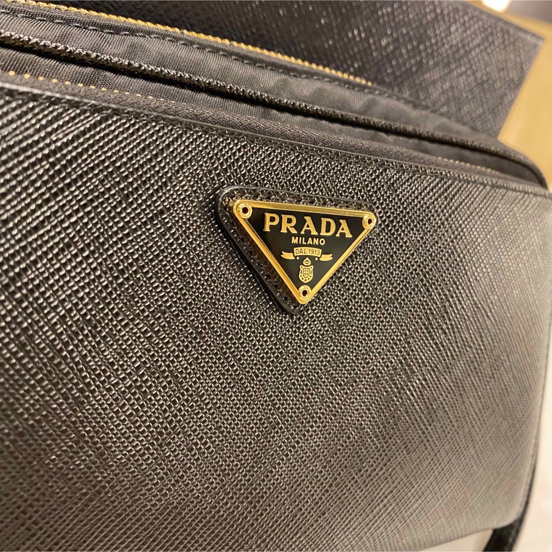 プラダ PRADA ミニショルダーバッグ 三角プレート 黒 ブラック 美品 1