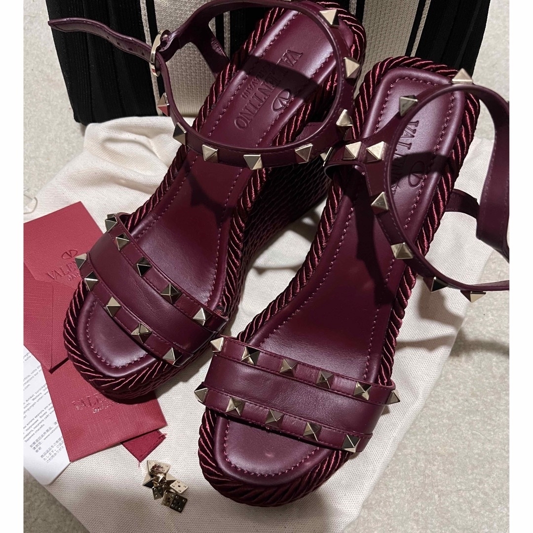 VALENTINO(ヴァレンティノ)のヴァレンティノ　正規品　スタッズミュール レディースの靴/シューズ(ミュール)の商品写真