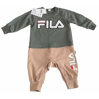 フィラ(FILA)の新品タグ付きFILAロンパースカバーオールつなぎ70cm出産祝い新生児(カバーオール)