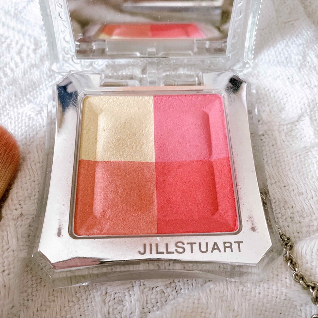 JILLSTUART(ジルスチュアート)のJILLSTUART 4色 チーク コスメ/美容のベースメイク/化粧品(チーク)の商品写真