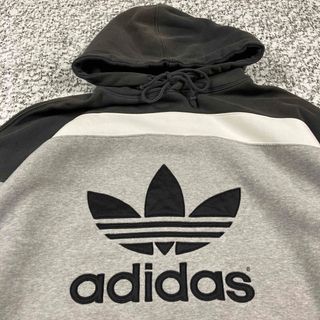 ♦️新品ダク付き♦️adidas アディダス　パーカー　フーディ