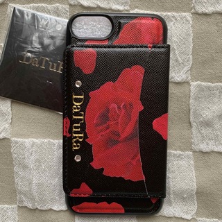 ダチュラ(DaTuRa)のDaTuRa ダチュラ iPhone7 /8 /SE スマホケース 薔薇柄黒(iPhoneケース)