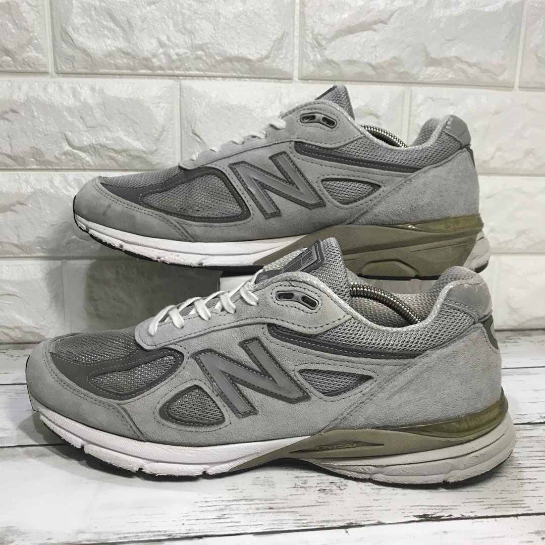 New Balance M990GL4.