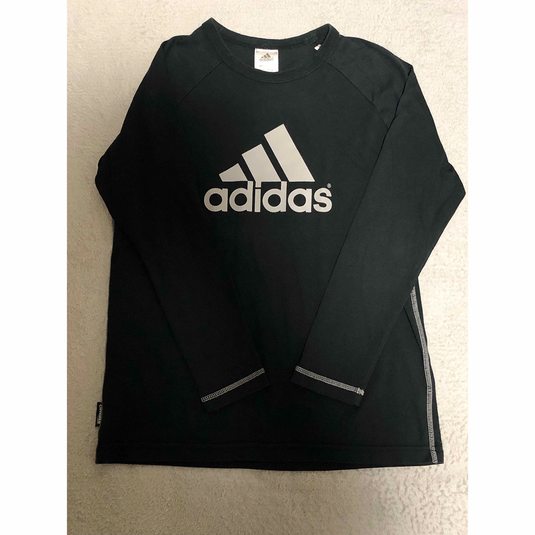 adidas(アディダス)のアディダス長袖Tシャツ黒色☆キッズ160cm  2枚セット まとめ売り キッズ/ベビー/マタニティのキッズ服男の子用(90cm~)(Tシャツ/カットソー)の商品写真