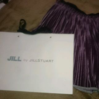 ジルバイジルスチュアート(JILL by JILLSTUART)の送料込*SWEET掲載*Jill by*ベロアプリーツスカート*新品タグ付き*(ミニスカート)