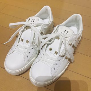 ヴァレンティノ(VALENTINO)のヴァレンティノのスタッズスニーカー(スニーカー)