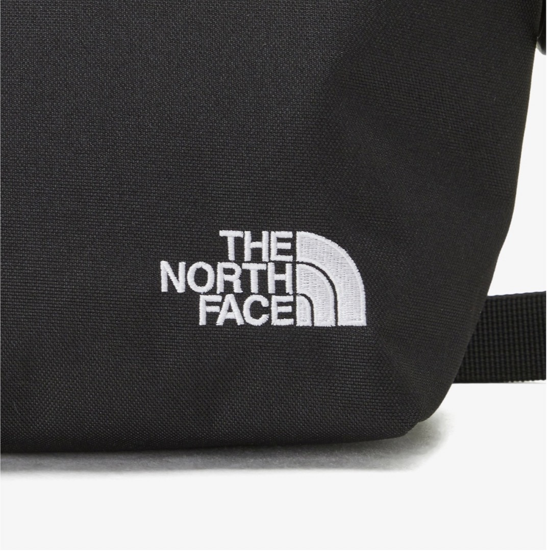 THE NORTH FACE(ザノースフェイス)の【海外限定】ザ　ノースフェイス ホワイトレーベル　クロスバック　ショルダーバッグ レディースのバッグ(ショルダーバッグ)の商品写真