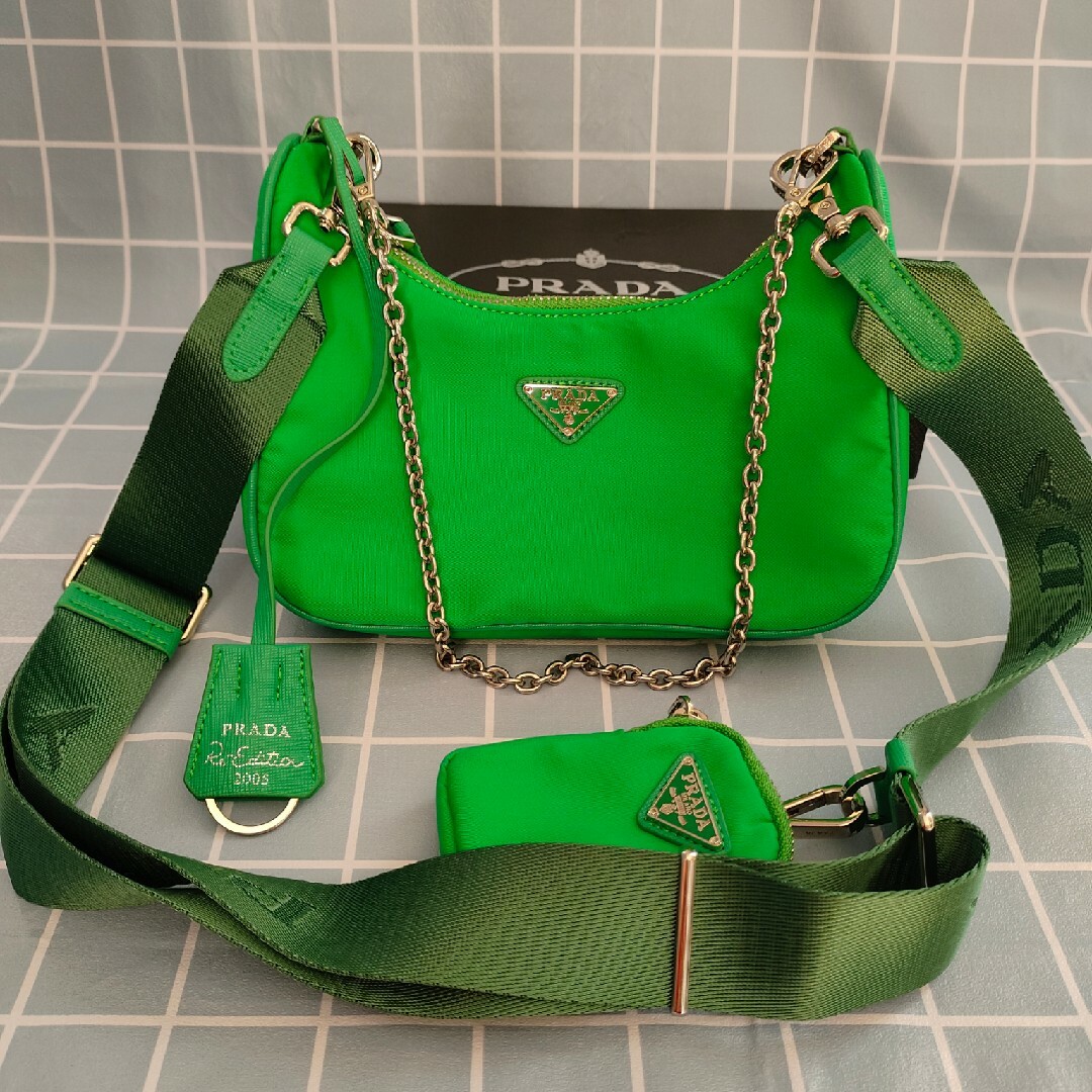 PRADA - ♥即購入OK♥プラダ ショルダーバッグ グリーン ナイロン箱
