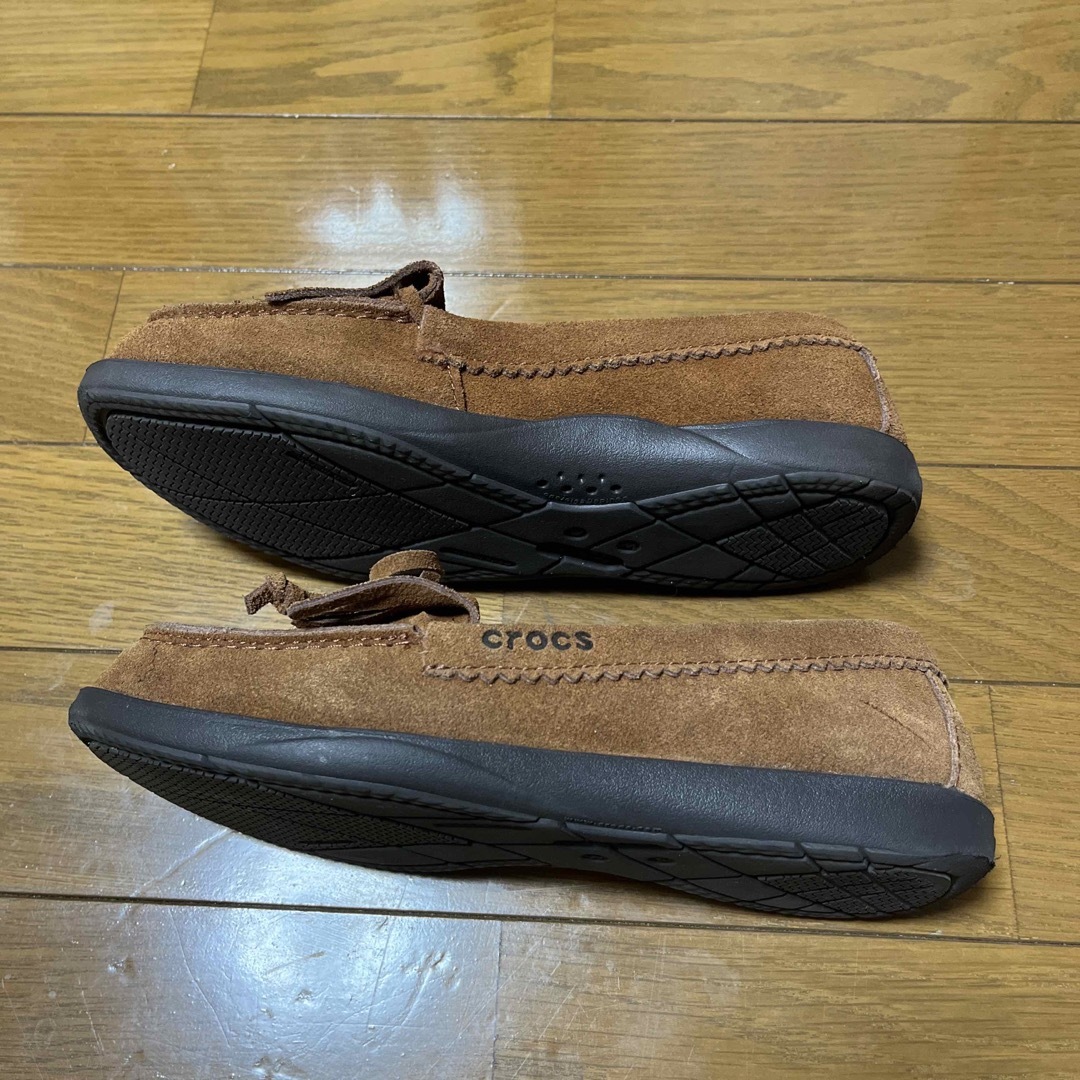 crocs(クロックス)のcrocs  スエード 靴 レディースの靴/シューズ(その他)の商品写真