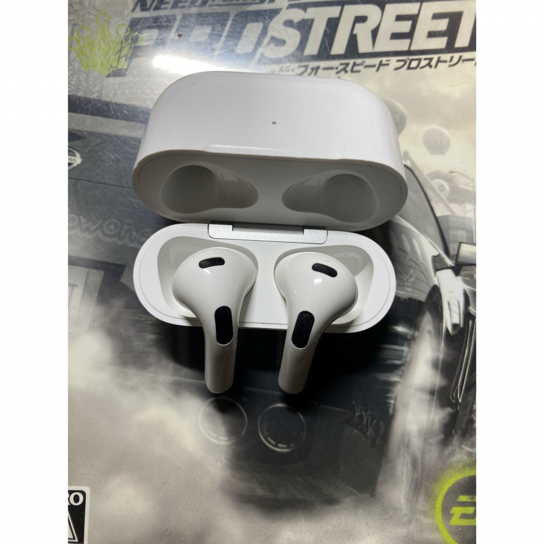 Apple(アップル)のApple AirPods 第３世代 スマホ/家電/カメラのオーディオ機器(ヘッドフォン/イヤフォン)の商品写真