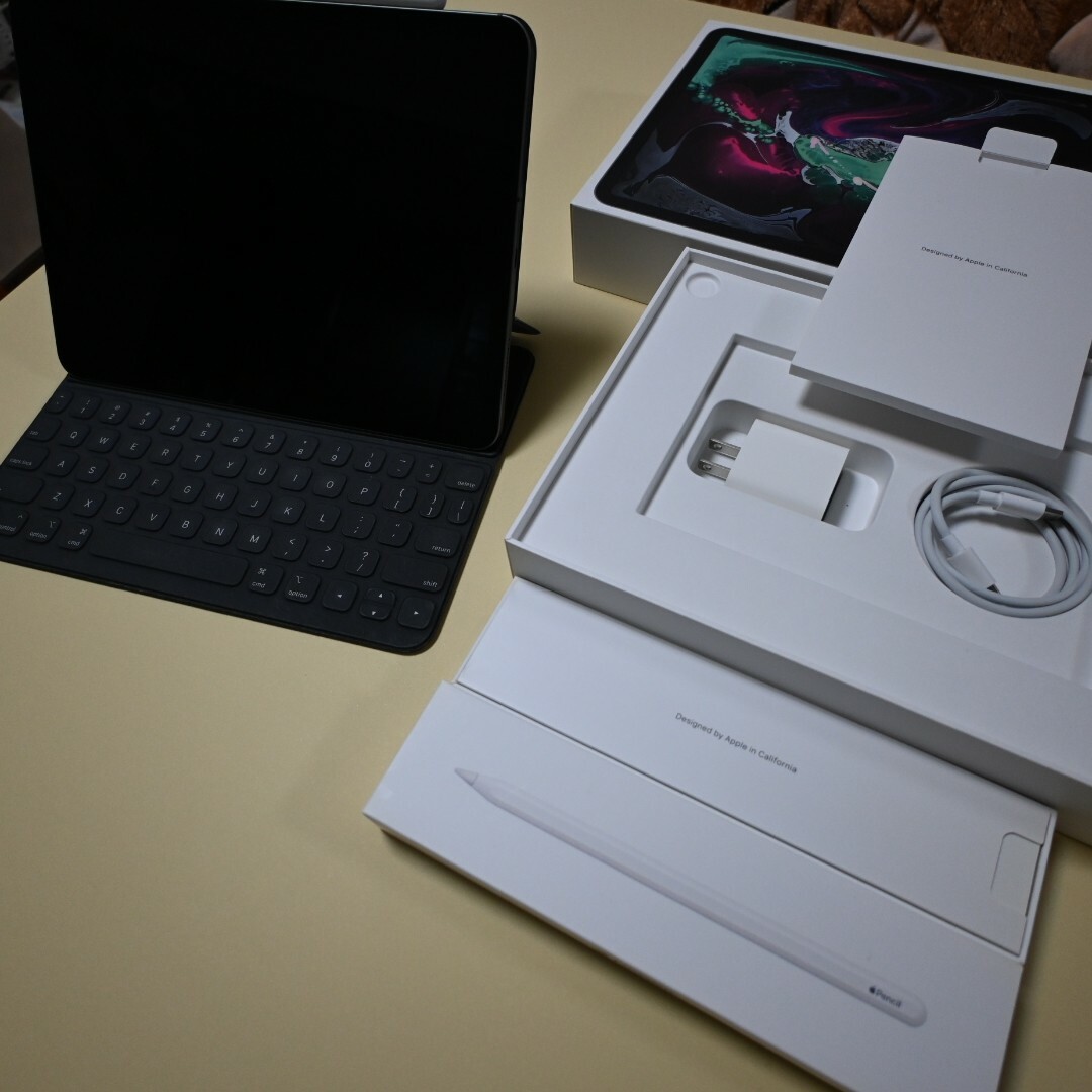 iPad Pro +Apple pencil +Magic keyboard