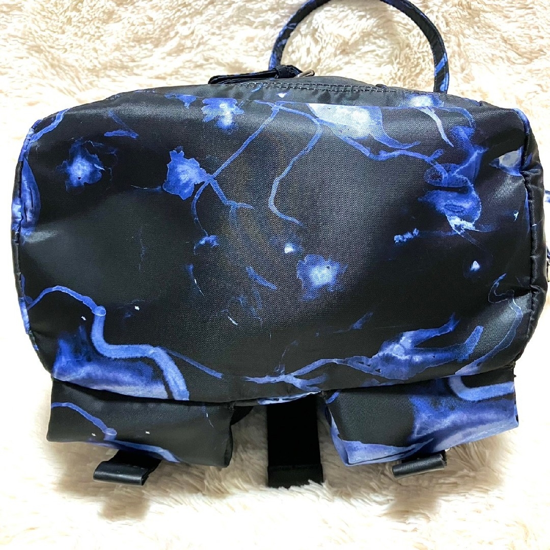 DIESEL - 極美品☆DIESEL☆ディーゼル ボタニカル柄 リュック 青 DIESEL - 極美品☆DIESEL☆ディーゼル ボタニカル柄 リュック 青