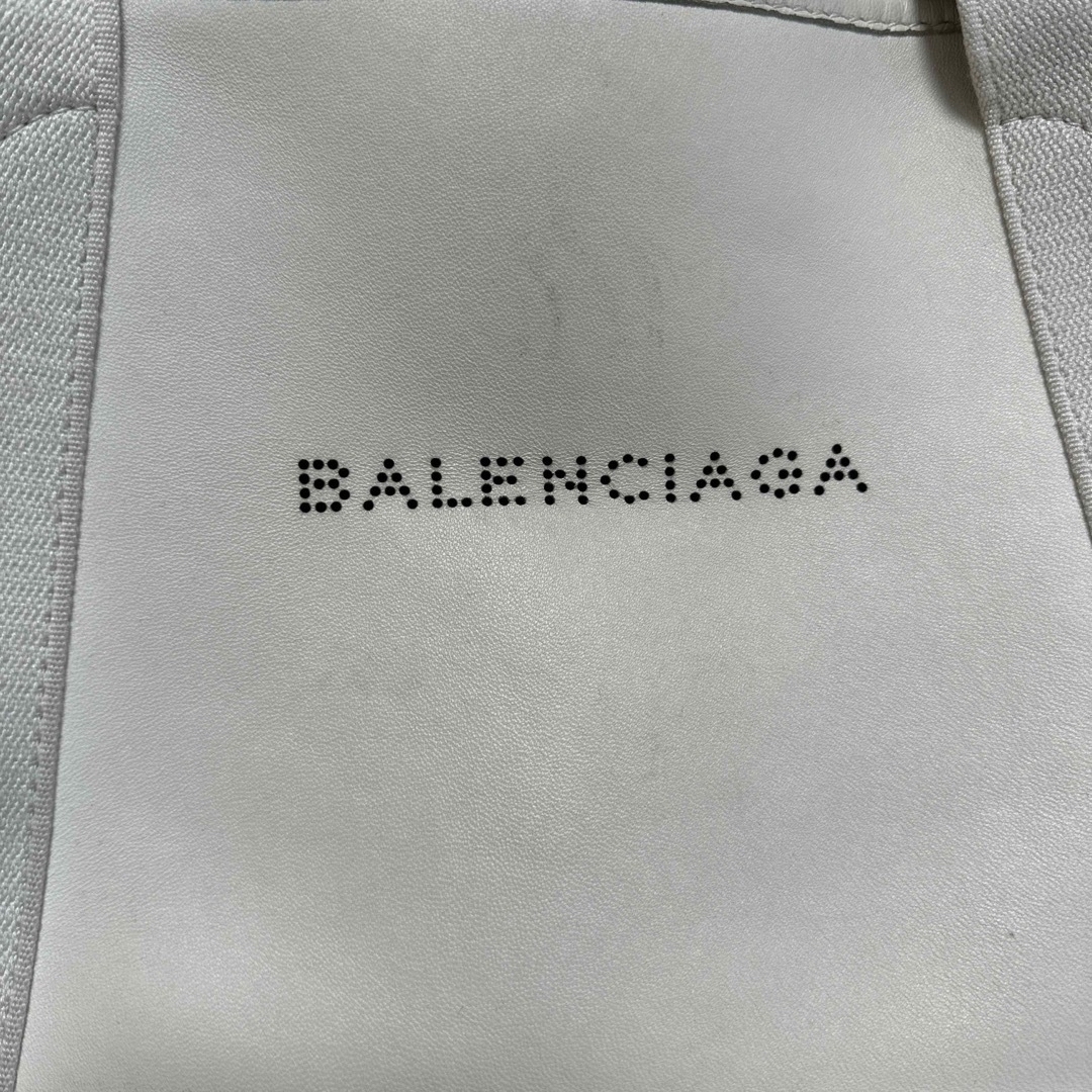 BALENCIAGA BAG(バレンシアガバッグ)のバレンシアガ　レザーネイビーカバS  ホワイト レディースのバッグ(トートバッグ)の商品写真