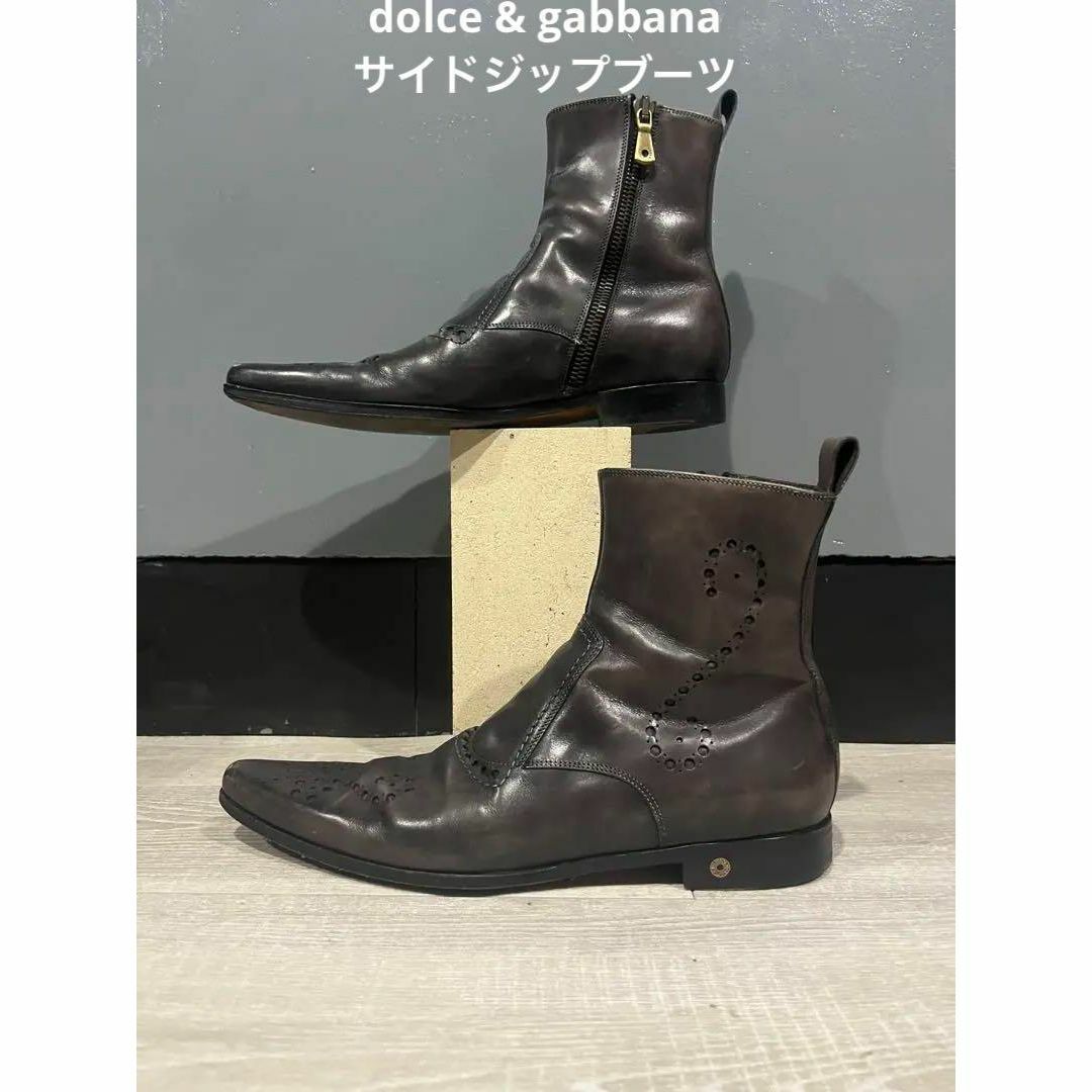 DOLCE&GABBANA(ドルチェアンドガッバーナ)のdolce & gabbanaロングノーズ　サイドジップブーツ　メダリオン メンズの靴/シューズ(ブーツ)の商品写真