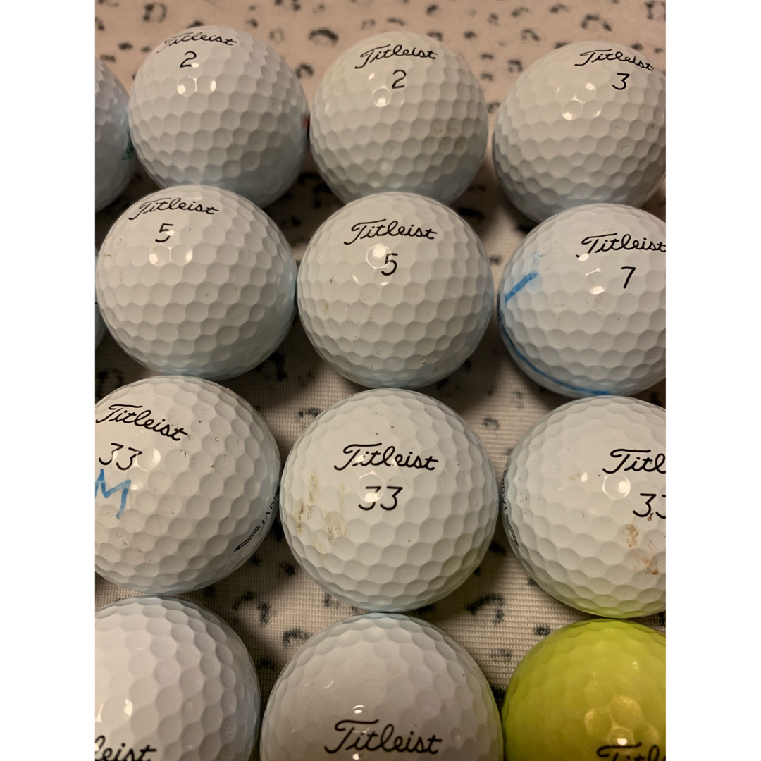 Titleist(タイトリスト)の【最新モデル!!23年】Titleist Pro V1ゴルフロストボール30個 スポーツ/アウトドアのゴルフ(その他)の商品写真