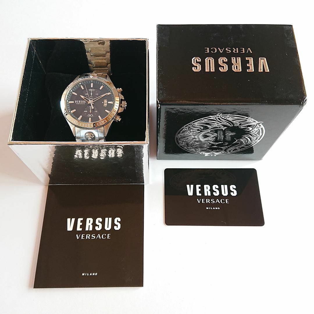 VERSACE(ヴェルサーチ)のヴェルサス ヴェルサーチ 腕時計 メンズ ブラック 新品 クォーツ ケース付属 メンズの時計(腕時計(アナログ))の商品写真