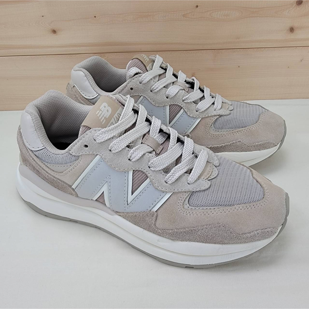 574（New Balance）(ゴーナナヨン)のニューバランス 5740 ベージュ 24.5㎝ レディースの靴/シューズ(スニーカー)の商品写真