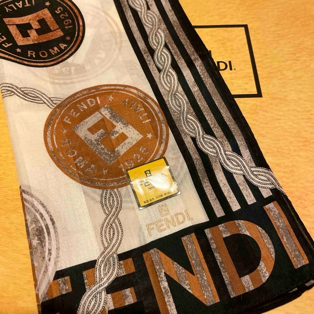 FENDI - 未使用 フェンディ ハンカチスカーフ 大判 ラウンドサークル