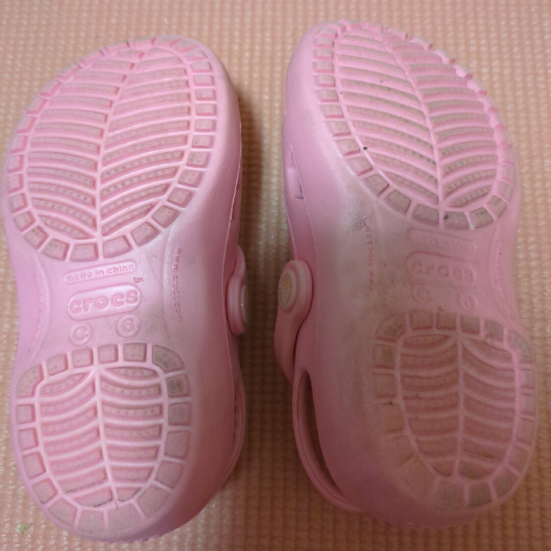 crocs(クロックス)のクロックス 幼児 c6 13センチ程度 女の子 キッズ/ベビー/マタニティのベビー靴/シューズ(~14cm)(サンダル)の商品写真