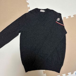 モンクレール(MONCLER)のモンクレール　MONCLER ニット　M  vネック　トリコロール柄(ニット/セーター)