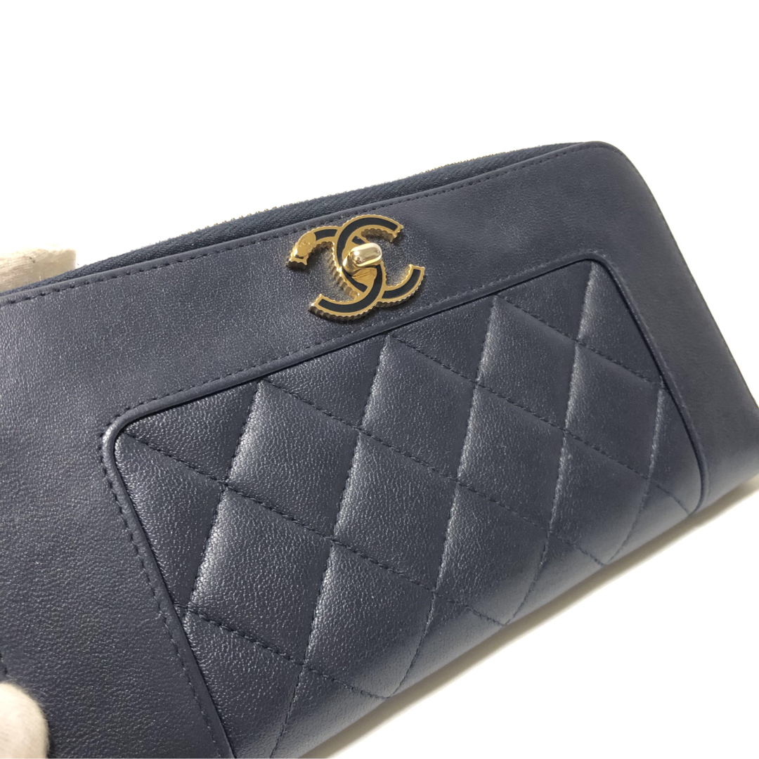 CHANEL - 【極美品】CHANEL シャネル マドモアゼル ラウンドファスナー