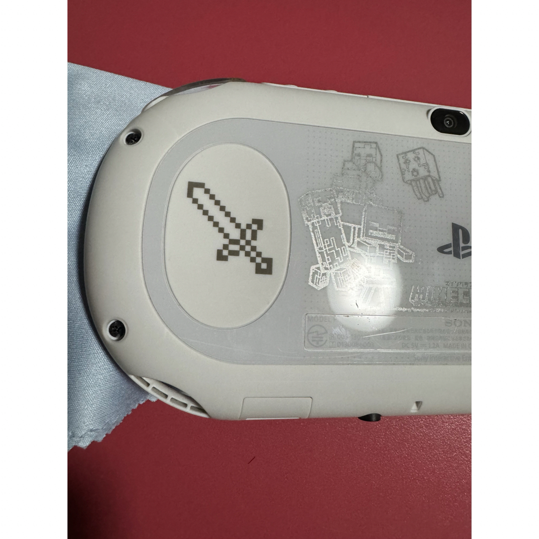 PlayStation Vita(プレイステーションヴィータ)のvita   マインクラフト　2番 エンタメ/ホビーのゲームソフト/ゲーム機本体(携帯用ゲーム機本体)の商品写真