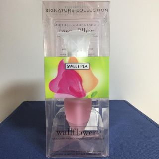 バスアンドボディーワークス(Bath & Body Works)の送料込み・新品 wall flowers 本体 & ルームフレグランス セット(アロマディフューザー)