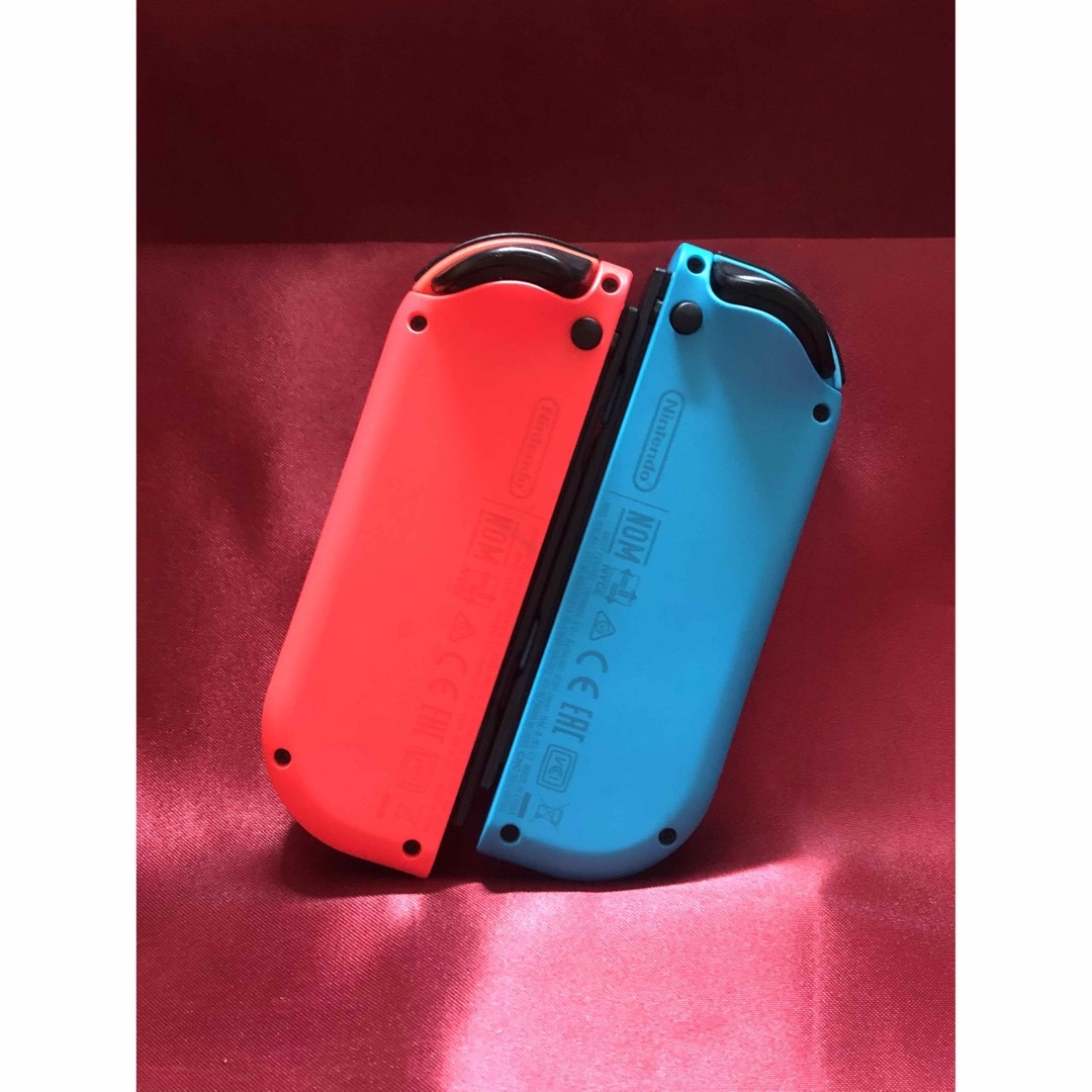 Nintendo Switch(ニンテンドースイッチ)の[安心保証]美品　純正ジョイコン　ネオンブルー Ｌ　ネオンレッド Ｒ エンタメ/ホビーのゲームソフト/ゲーム機本体(その他)の商品写真