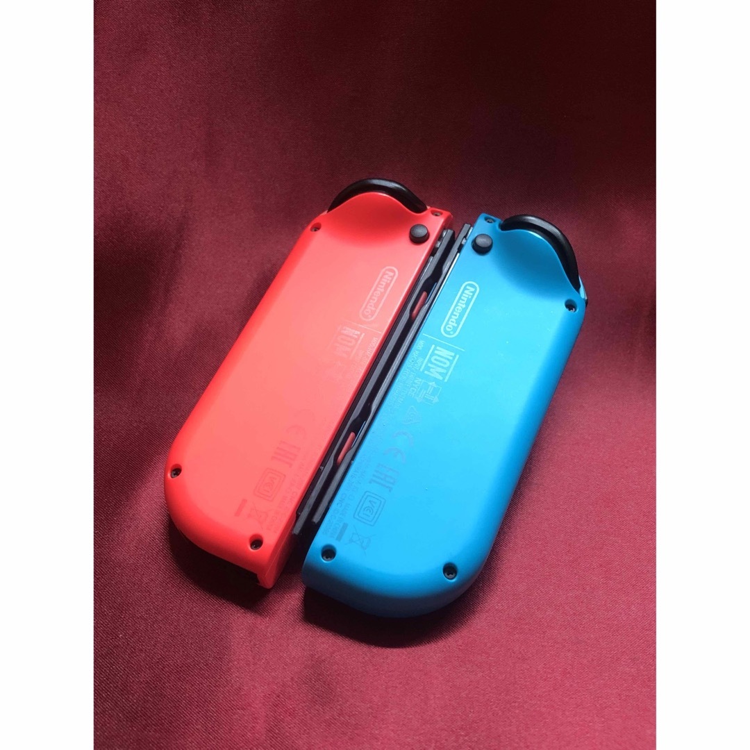 Nintendo Switch(ニンテンドースイッチ)の[安心保証]美品　純正ジョイコン　ネオンブルー Ｌ　ネオンレッド Ｒ エンタメ/ホビーのゲームソフト/ゲーム機本体(その他)の商品写真