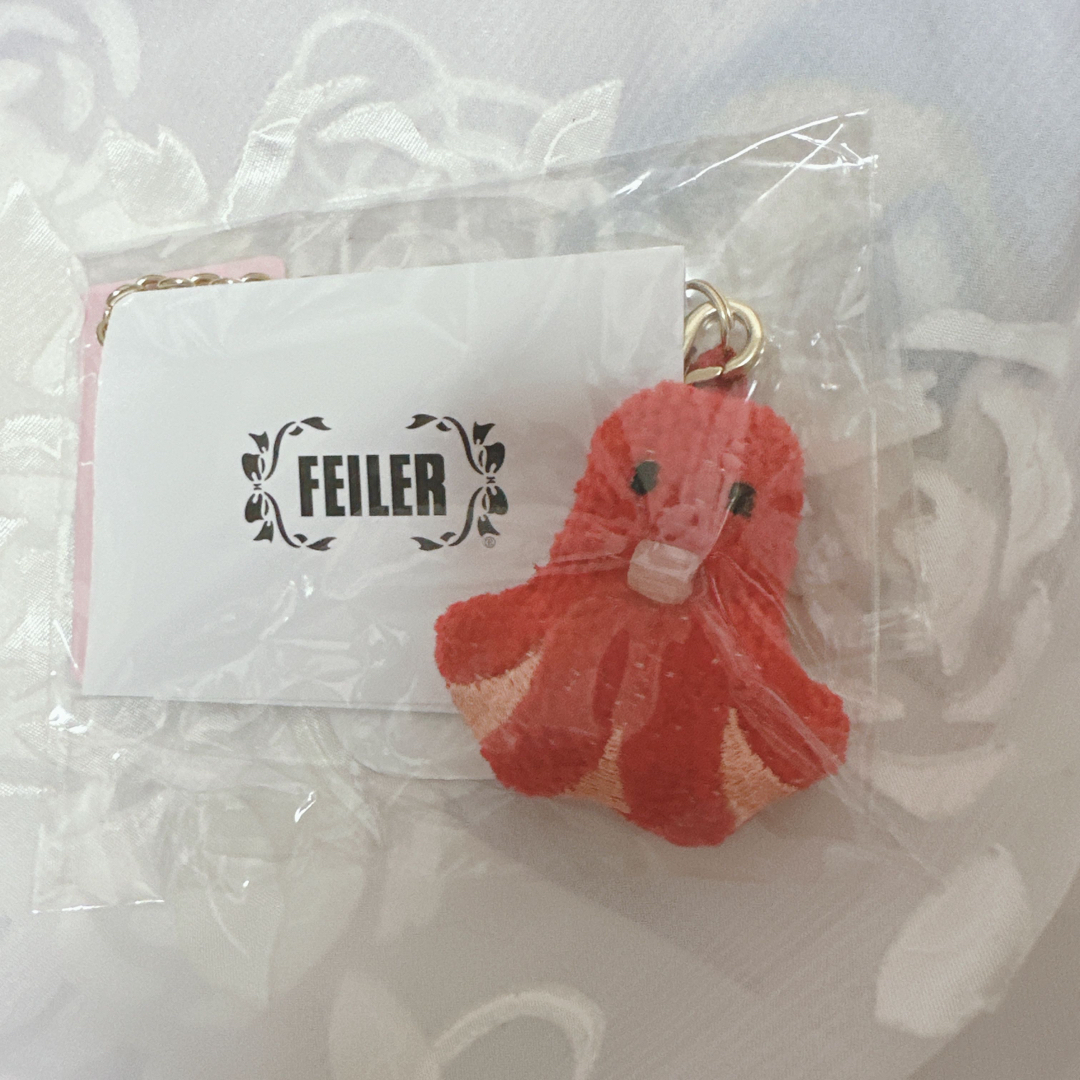 FEILER(フェイラー)のLOVERARY BY FEILER タコさんウィンナー型チャーム レディースのアクセサリー(チャーム)の商品写真