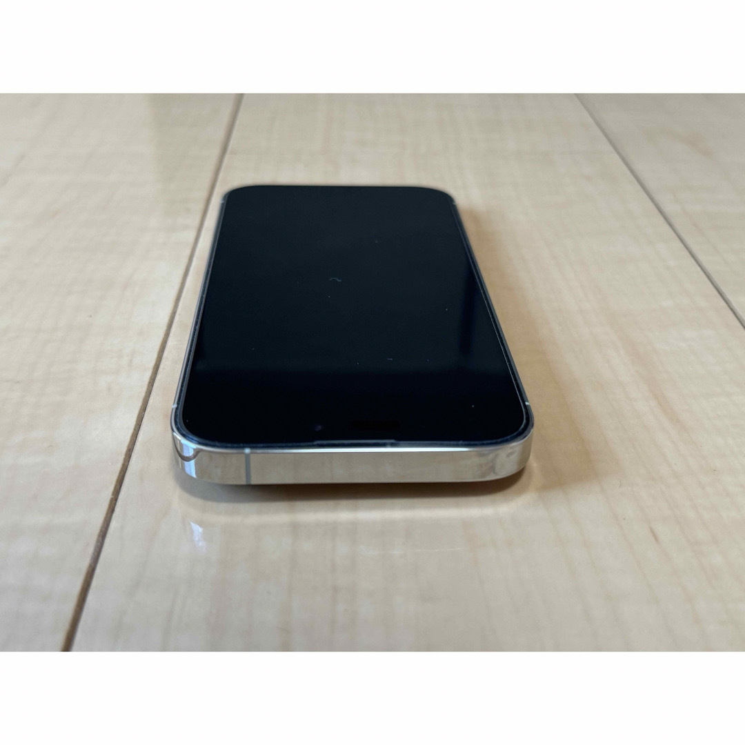 Apple(アップル)の【中古美品】SIMフリーiPhone14 Pro 128GB シルバー スマホ/家電/カメラのスマートフォン/携帯電話(スマートフォン本体)の商品写真