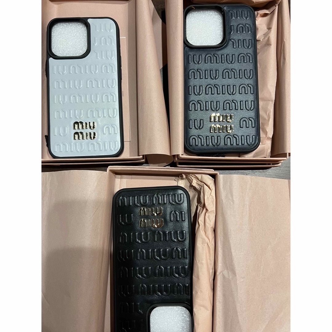 miumiu(ミュウミュウ)のMIUMIU iPhone13Proケース スマホ/家電/カメラのスマホアクセサリー(iPhoneケース)の商品写真