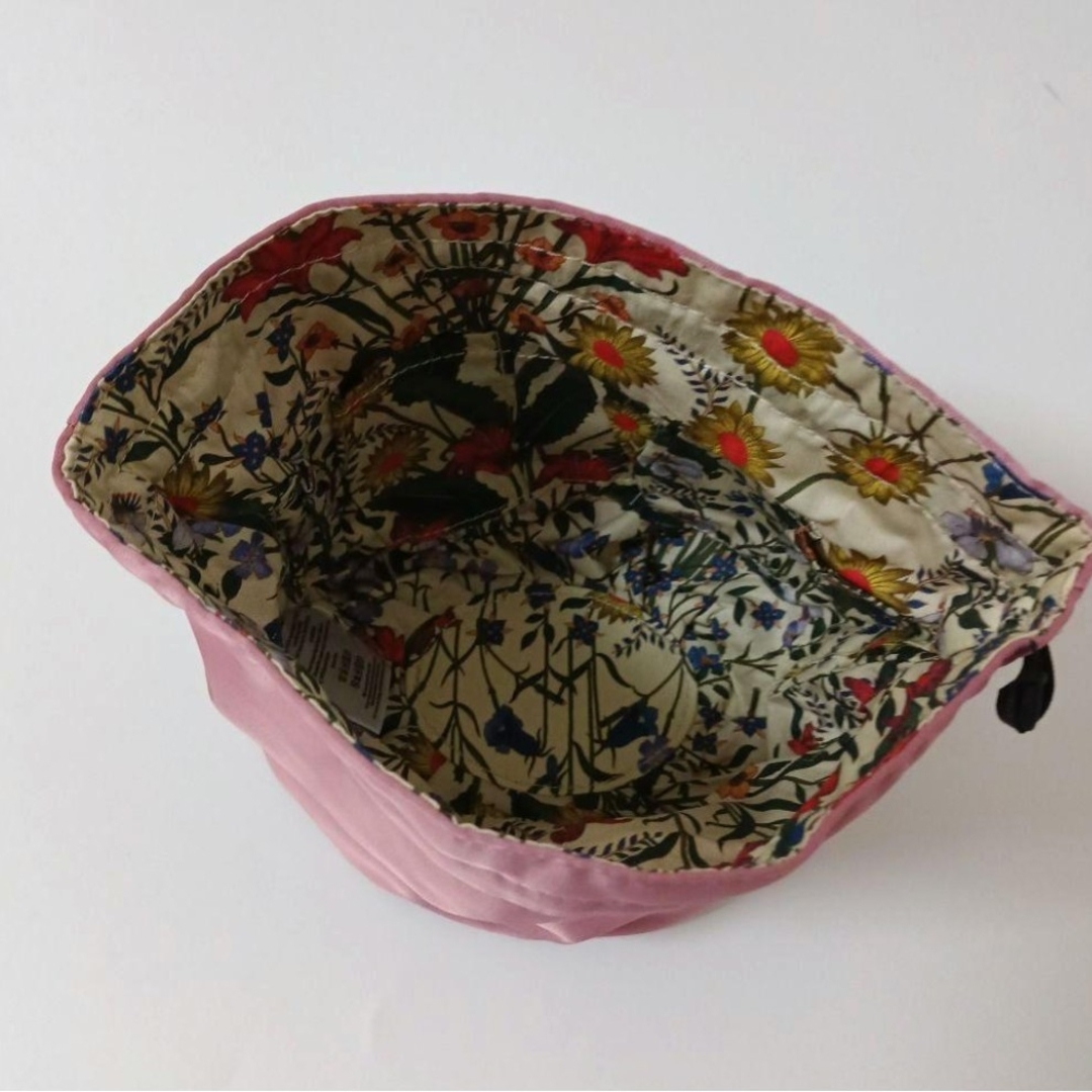GUCCI - 新品未使用 GUCCI グッチ 巾着 ポーチ ノベルティの通販 GUCCI - 新品未使用 GUCCI グッチ 巾着 ポーチ ノベルティの通販