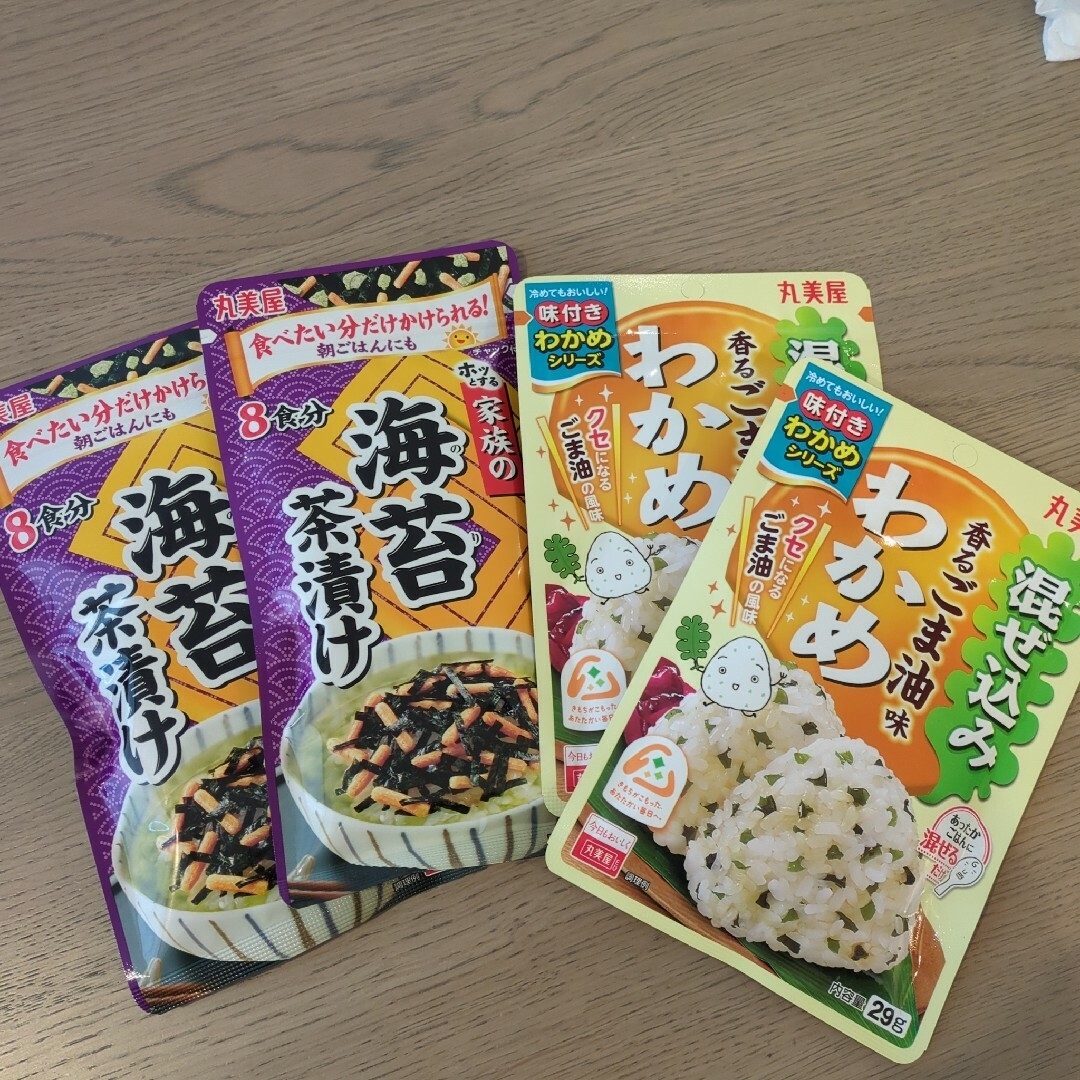 丸美屋(マルミヤ)の丸美屋　海苔茶漬け2袋　混ぜ込み香るごま油味わかめ2袋 食品/飲料/酒の食品(その他)の商品写真