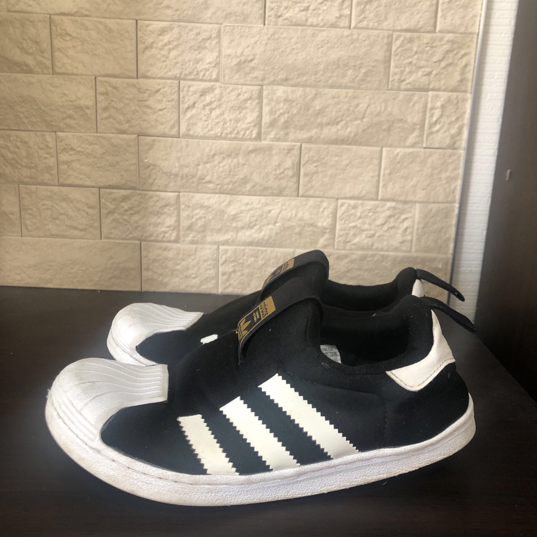 Originals（adidas）(オリジナルス)のアディダスオリジナルス  スリッポン　スニーカー　20cm キッズ　子供 キッズ/ベビー/マタニティのキッズ靴/シューズ(15cm~)(スニーカー)の商品写真