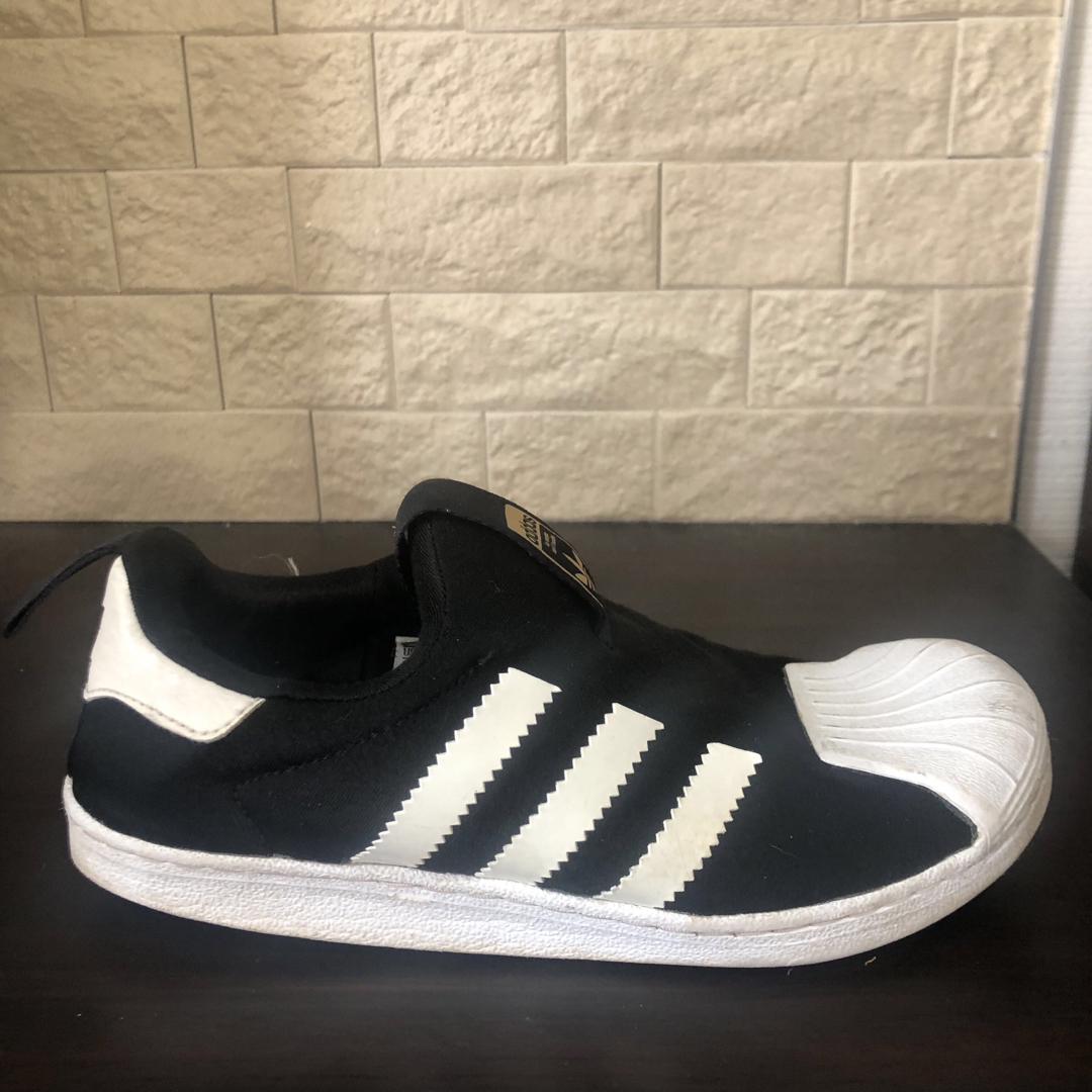 Originals（adidas）(オリジナルス)のアディダスオリジナルス  スリッポン　スニーカー　20cm キッズ　子供 キッズ/ベビー/マタニティのキッズ靴/シューズ(15cm~)(スニーカー)の商品写真