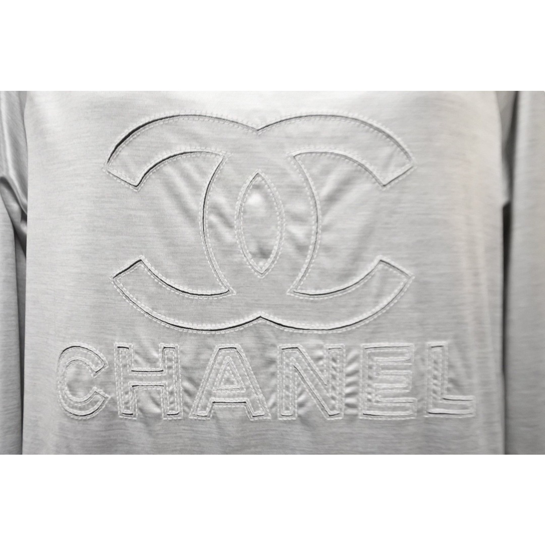 CHANEL(シャネル)のCHANEL シャネル 七分丈長袖Ｔシャツ ココマーク ドローコード P43485K04412 メタリックシルバー サイズ34 美品 中古 56184 レディースのトップス(Tシャツ(長袖/七分))の商品写真