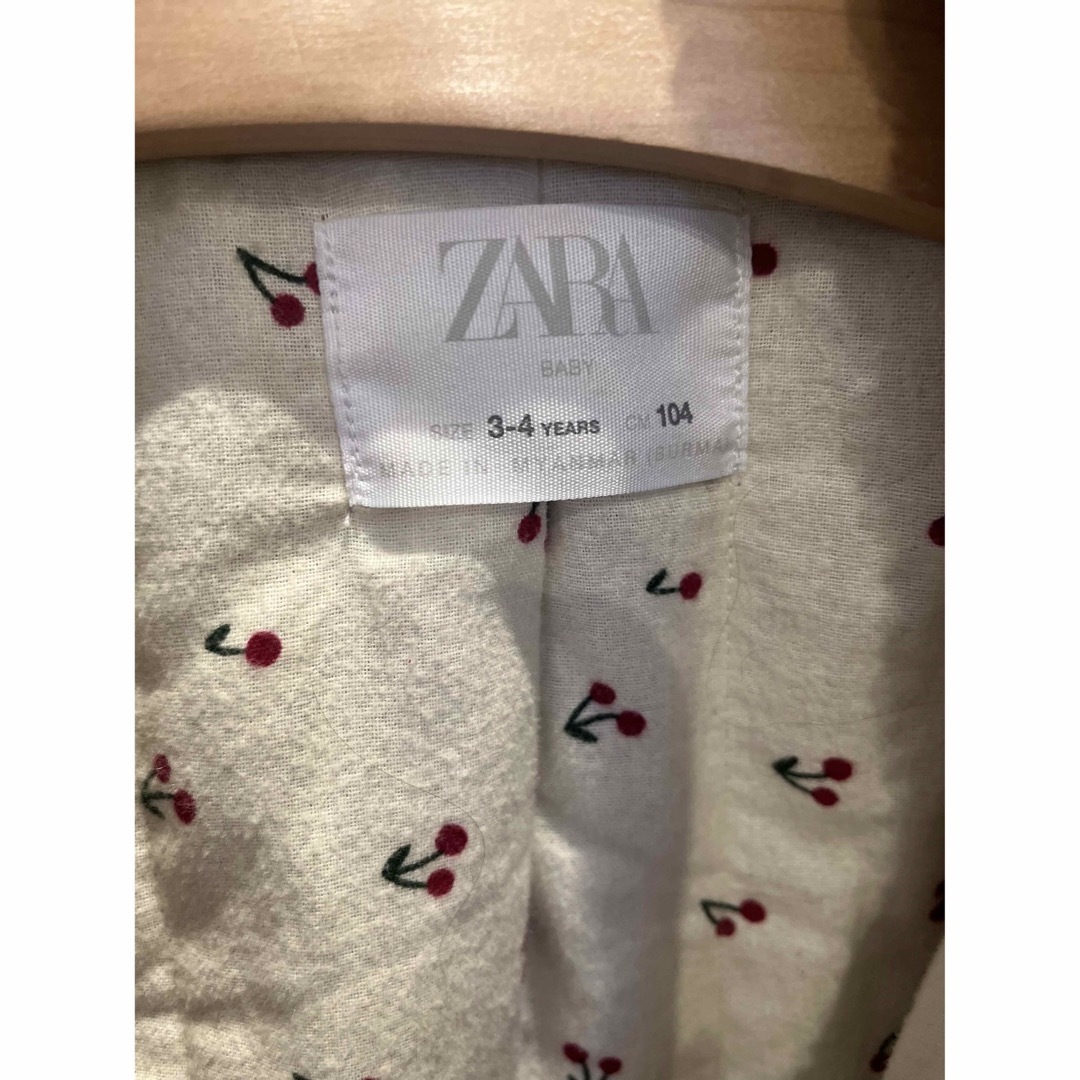 ZARA KIDS(ザラキッズ)のZARAキッズ　男女兼用　ジャケット　アウター　コート キッズ/ベビー/マタニティのキッズ服女の子用(90cm~)(ジャケット/上着)の商品写真