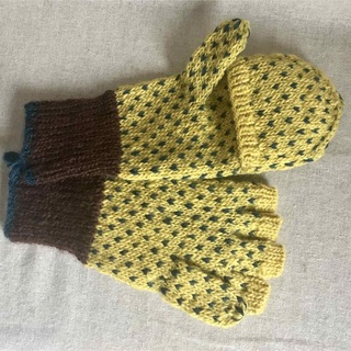 フェアトレード　手編み　余剰毛糸　ウール100% 手袋　指なし　ミトン　2way
