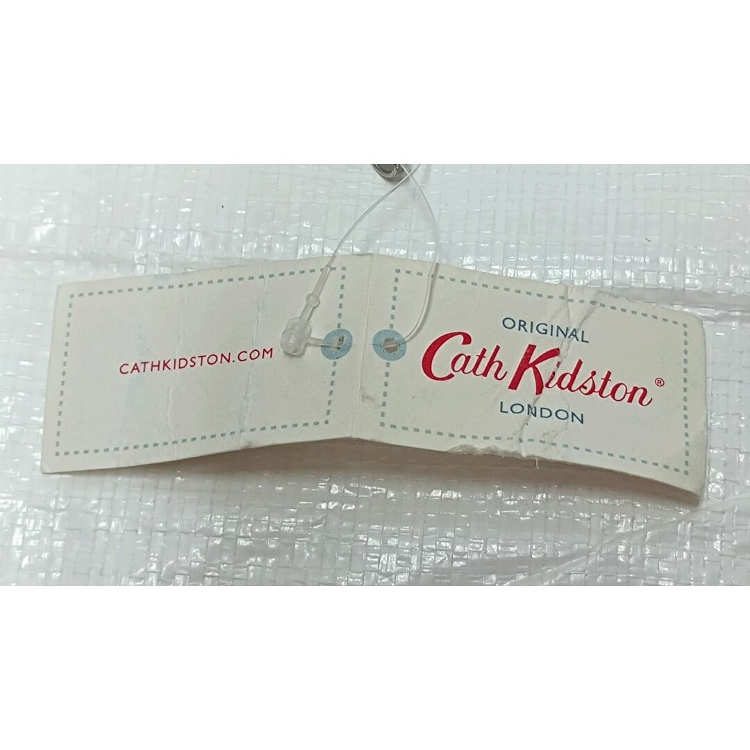 Cath Kidston(キャスキッドソン)の・未使用品　訳あり　Cath Kidston ポーチバービューペールクリーム レディースのファッション小物(ポーチ)の商品写真